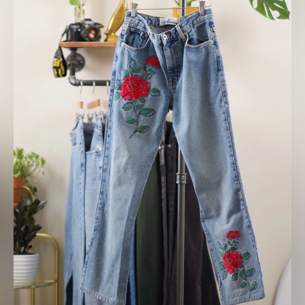VINTAGE Express Bleu’s embroidered jeans | 90’s denim mom jeans
